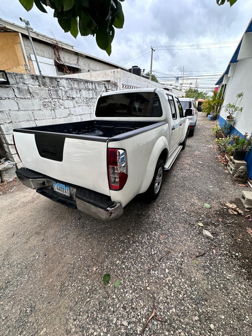 jeepetas y camionetas - NISSAN NAVARA 2011, 4X4, TRANSMISION MANUAL,  EXCELENTE OPCION. 
UN SOLO DUEÑO !