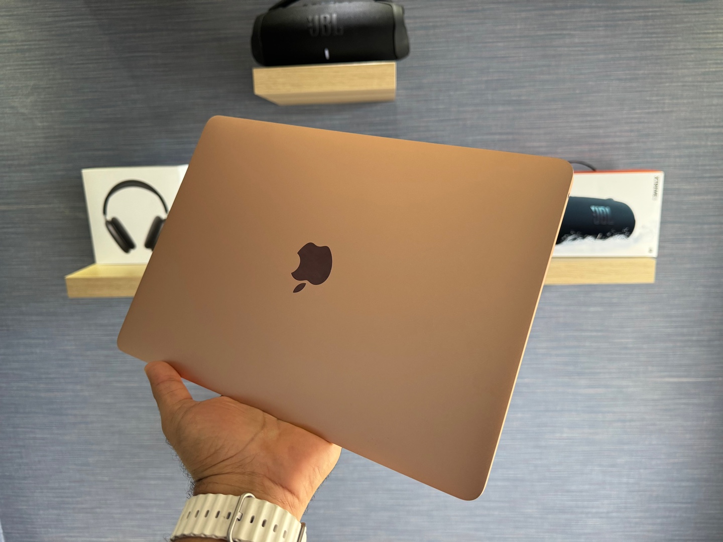 computadoras y laptops - MacBook Air 13.1 - inch 2019 / i5 /1.6ghz/ 128GB SSD/ 8GB Ram RD$ 26,500 NEG 1