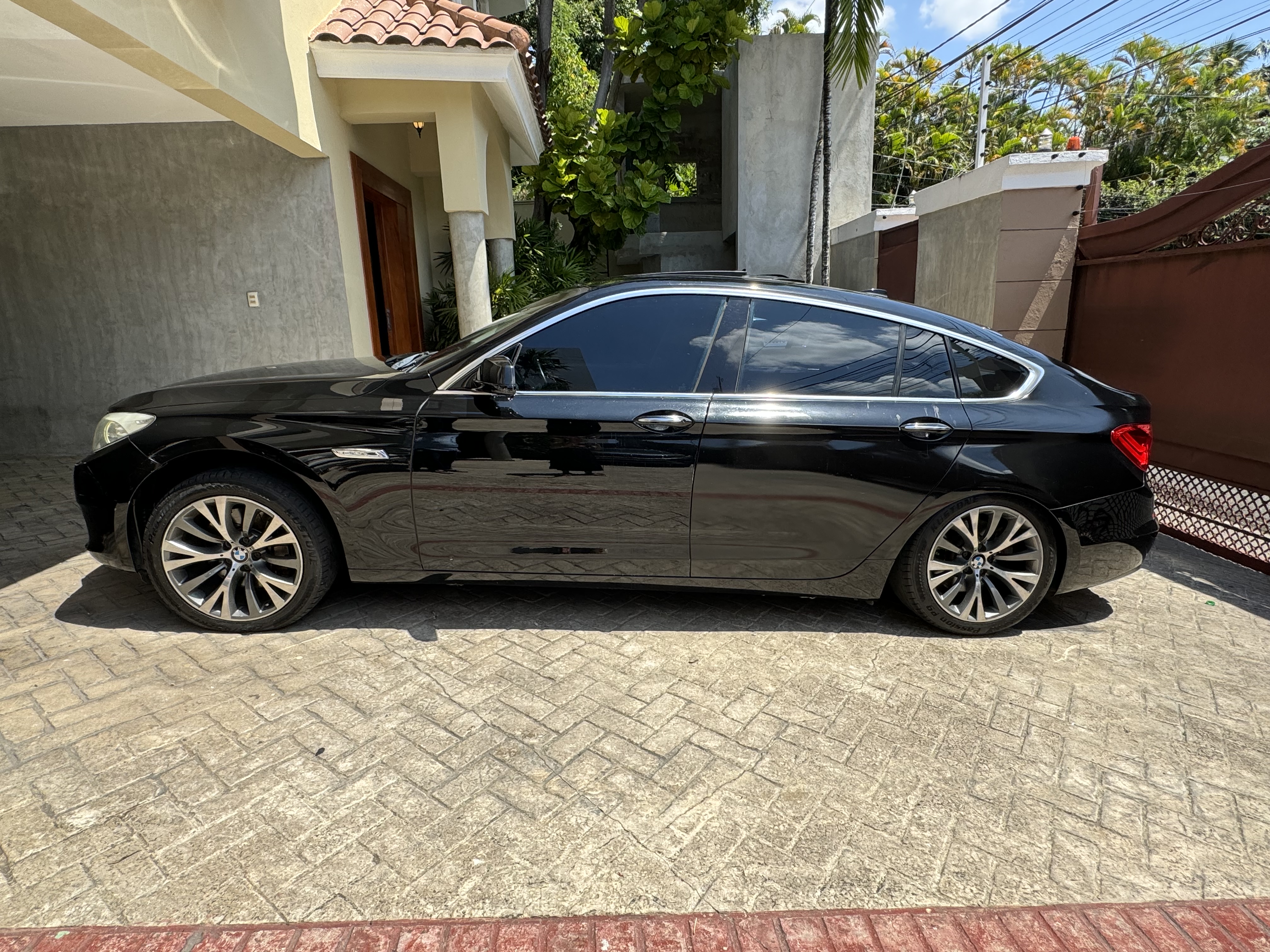 carros - ¡Gran oportunidad! BMW 535i GT en venta 1