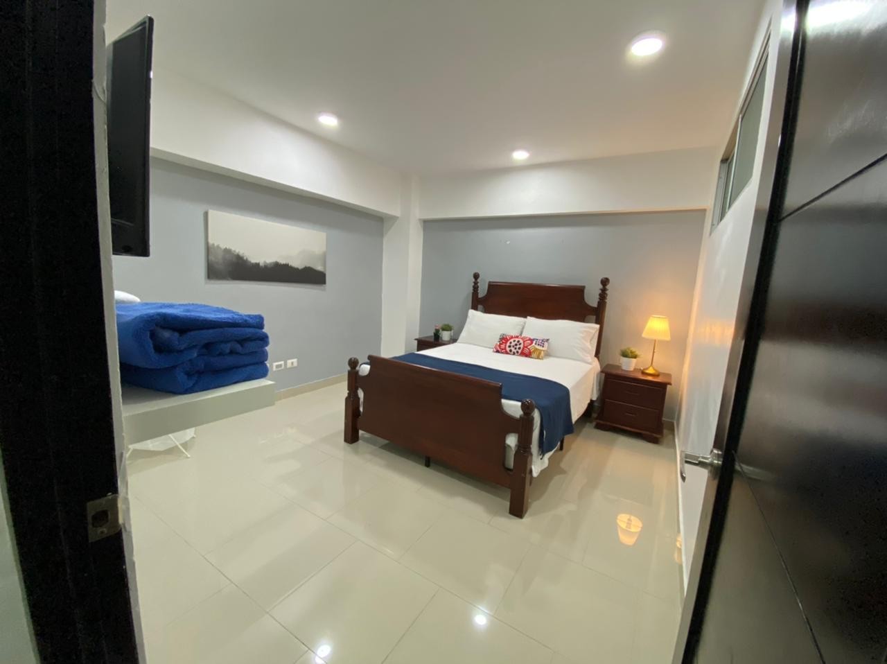 apartamentos - Hermoso apartamento en renta en el malecón de Santo Domingo frente al mar 
 3