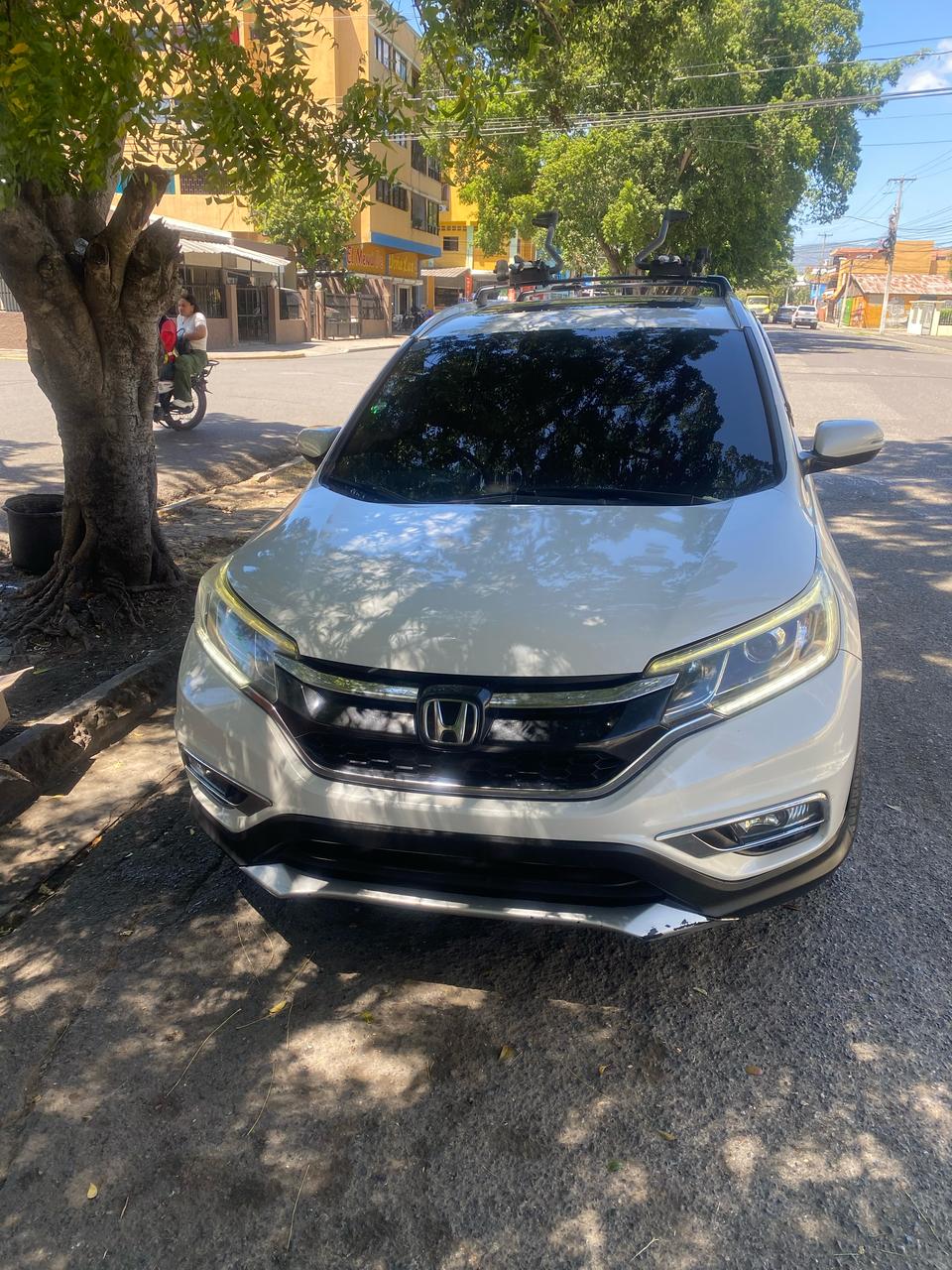 jeepetas y camionetas - Honda crv 2015 touring clean carfax  4