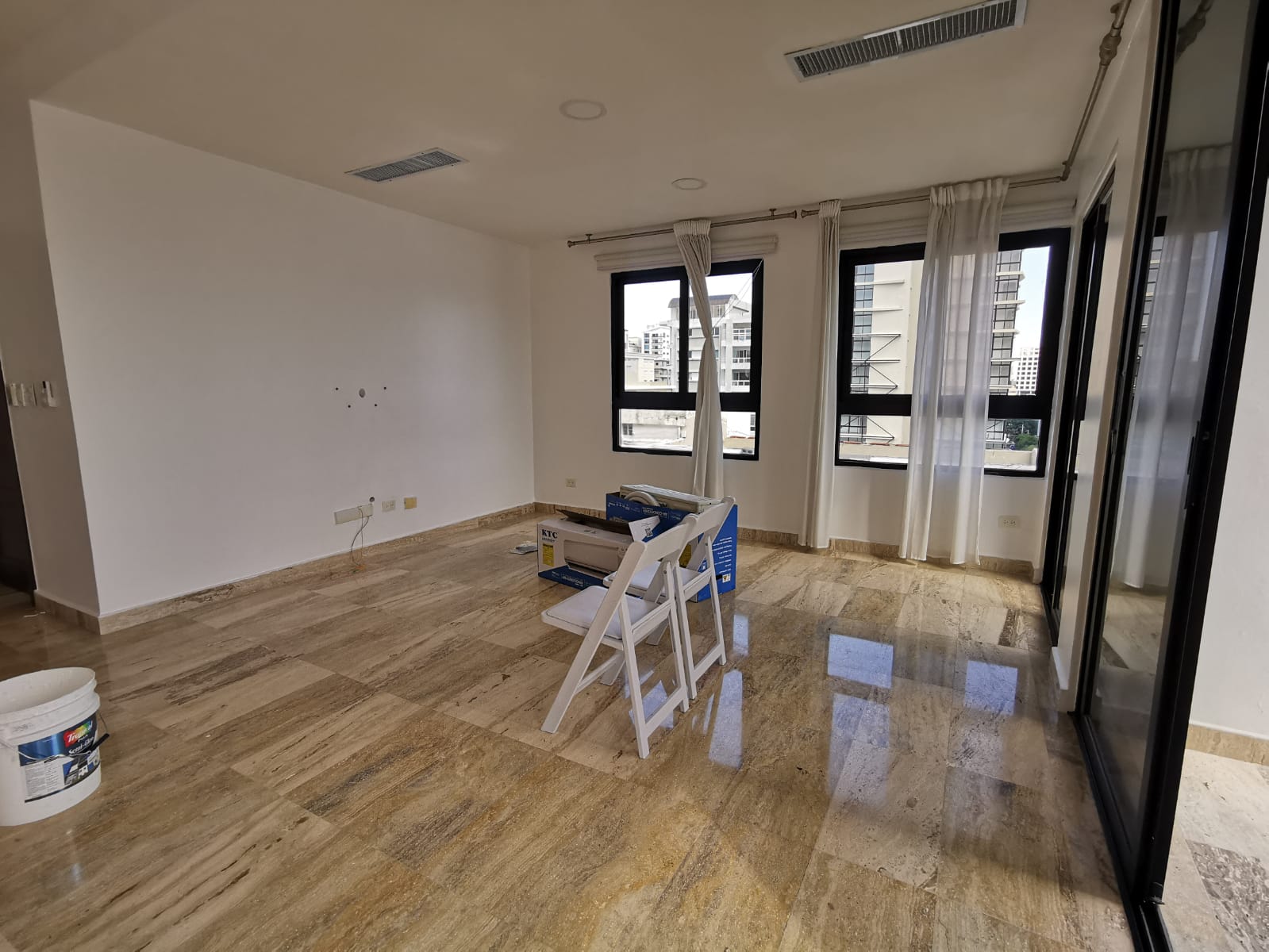 apartamentos - VENDO EXCLUSIVO APART. DE 3 PARQUEO EN PIANTINI 9