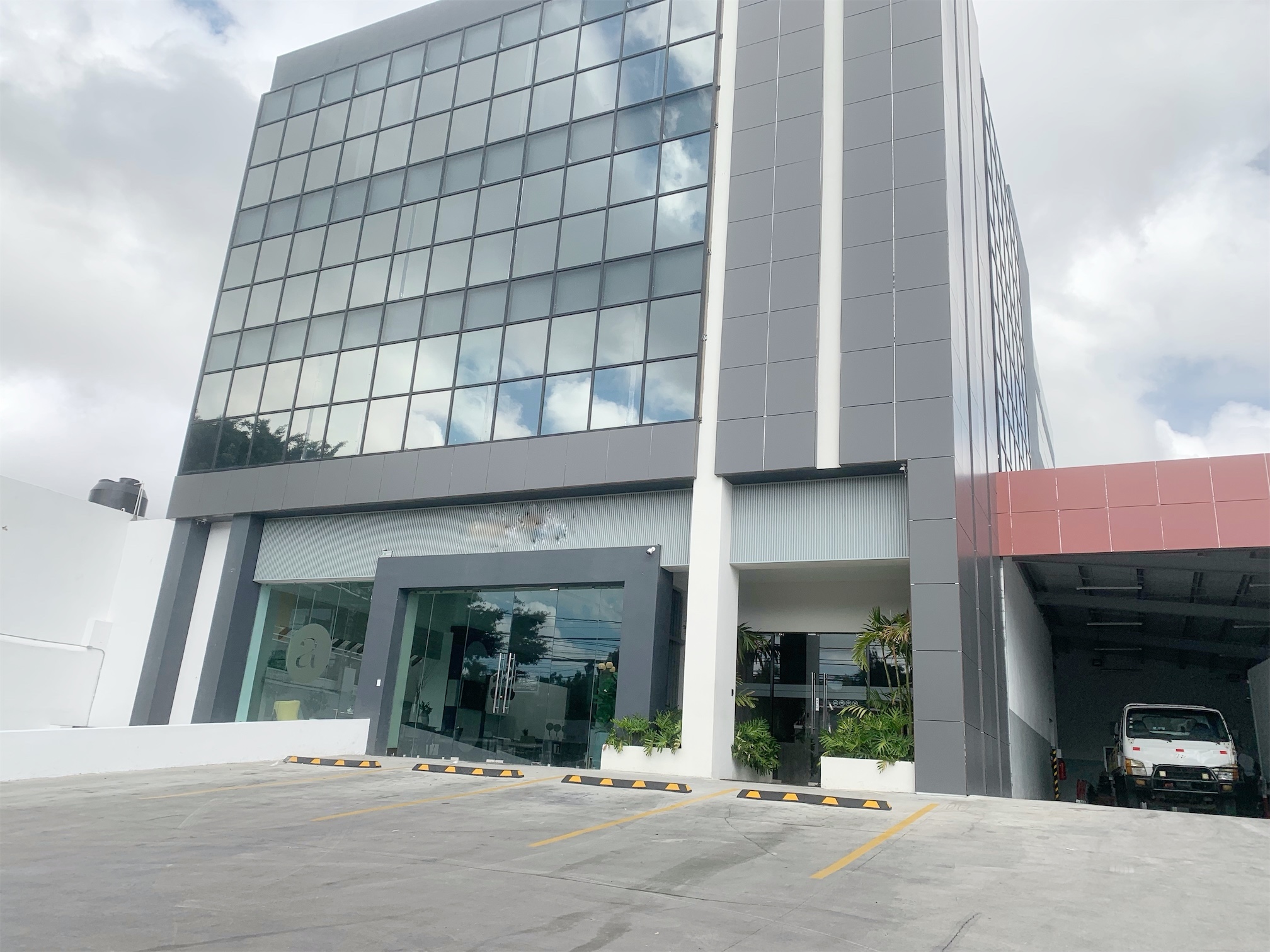 oficinas y locales comerciales - Oficinas corporativas todo incluido 1