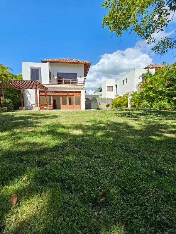 casas vacacionales y villas - Espectacular Villa de 3 Habitaciones con Piscina en Guavaberry, Juan Dolio.  3