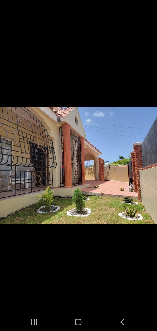 casas vacacionales y villas - Hermosa Casa En Pueblo Bavaro 2