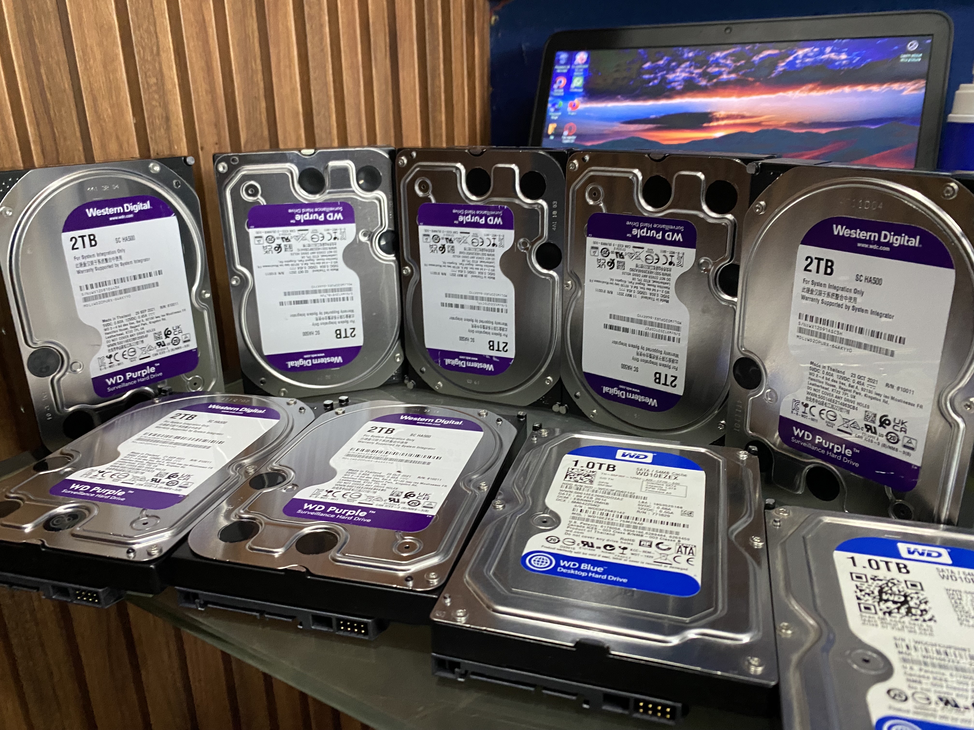 camaras y audio - Disco duro sata HDD 2TB 1TB  purpura  3