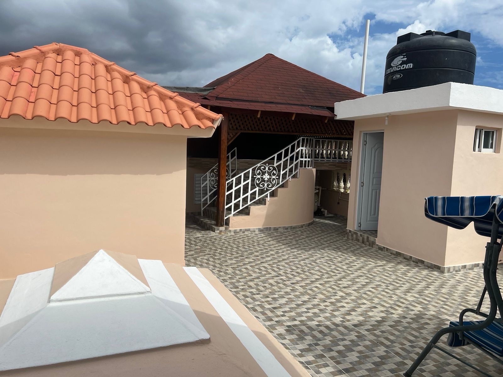 casas - venta de casa de lujo en el mirador del este Santo Domingo este  9