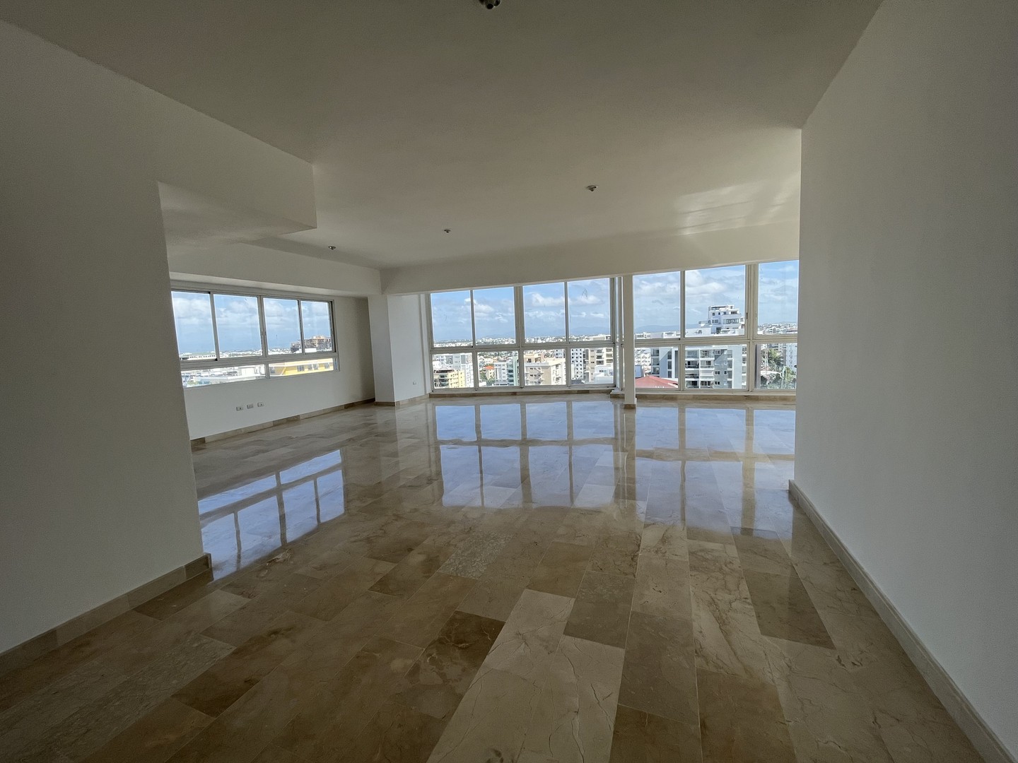 penthouses - Evaristo Morales penthouse 401m2 3 habitaciones 3.5 baños 3 parqueos  4