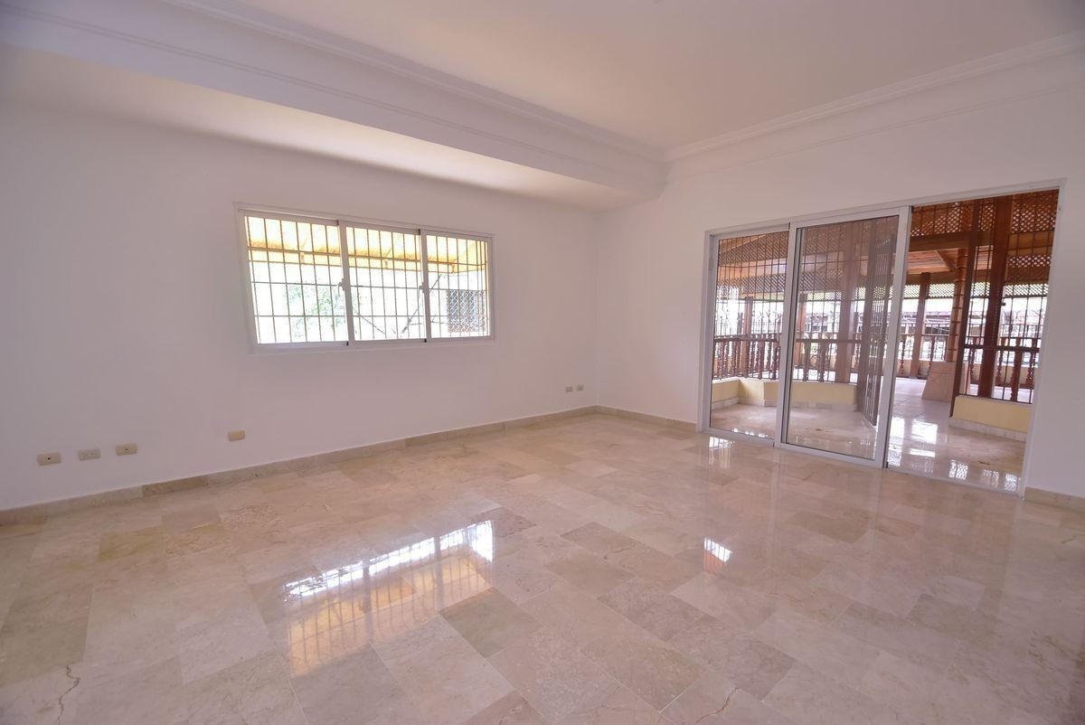 apartamentos - BELLA VISTA, AMPLIO APTO. CON TERRAZA PRIVADA, ASCENSOR CON LLAVE