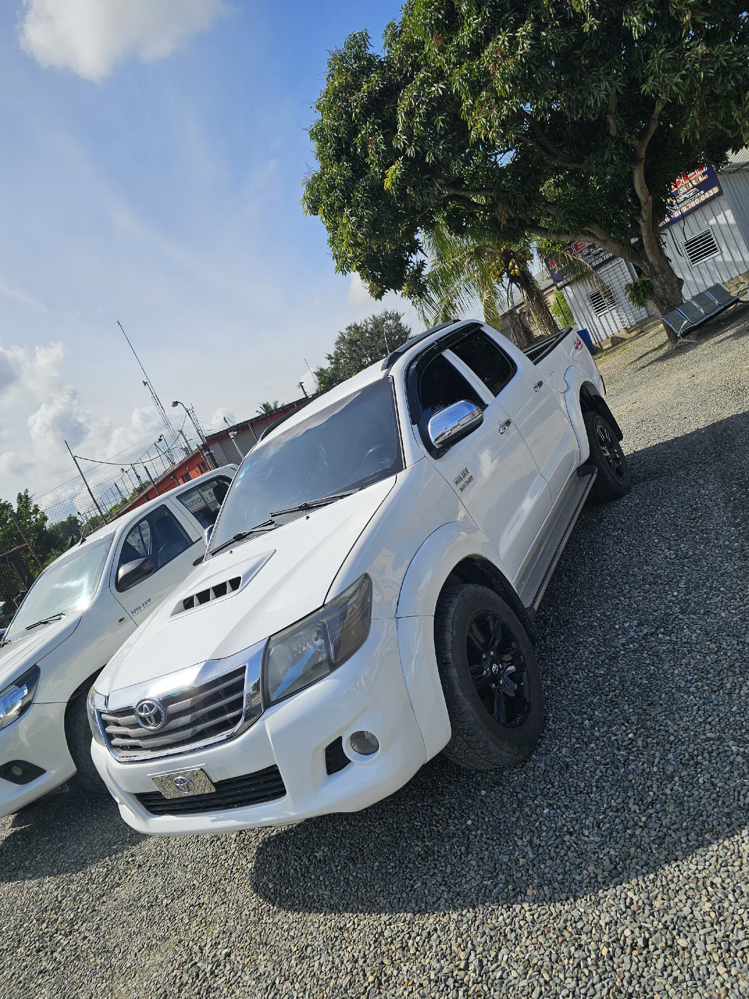 jeepetas y camionetas - Toyota hilux 2013 automatica 4×4 1