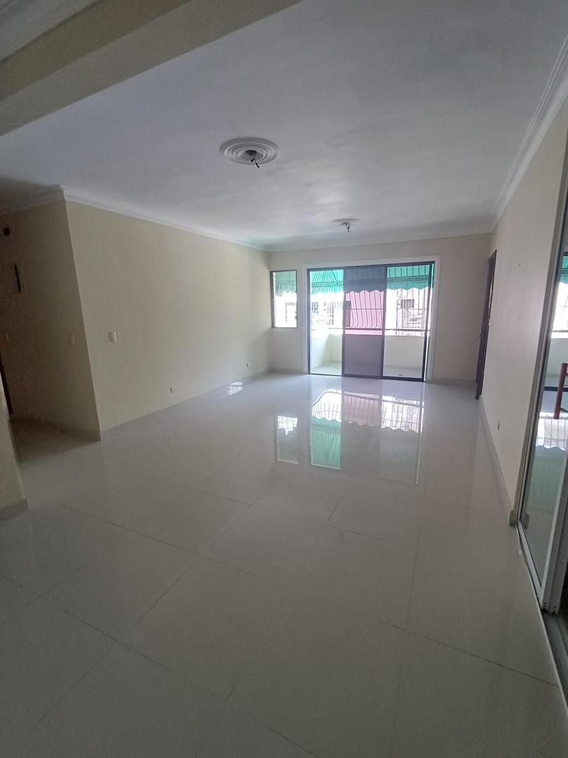 apartamentos - Vendo 4to piso sin Ascensor Av. Enriquillo Cacicazgo Jul 2