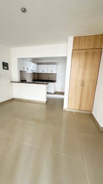 apartamentos - Alquiler Apartamento Primer Nivel Manoguayabo Próximo a Prolongación  27 