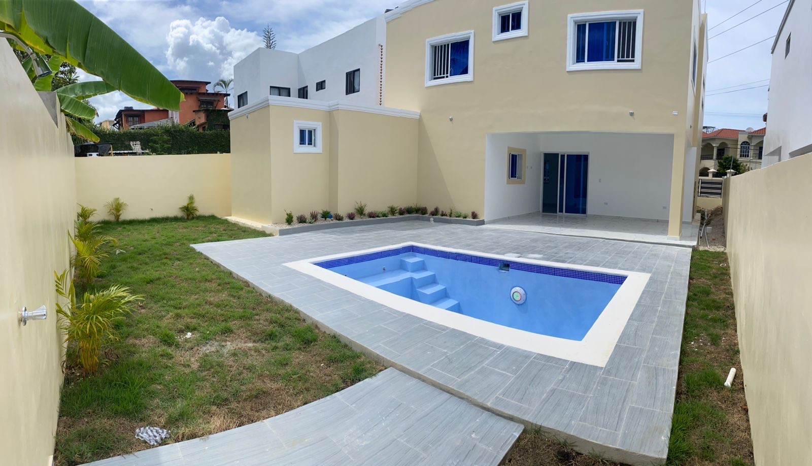 casas - Casa de 2 niveles en venta en prestigioso residencial  9