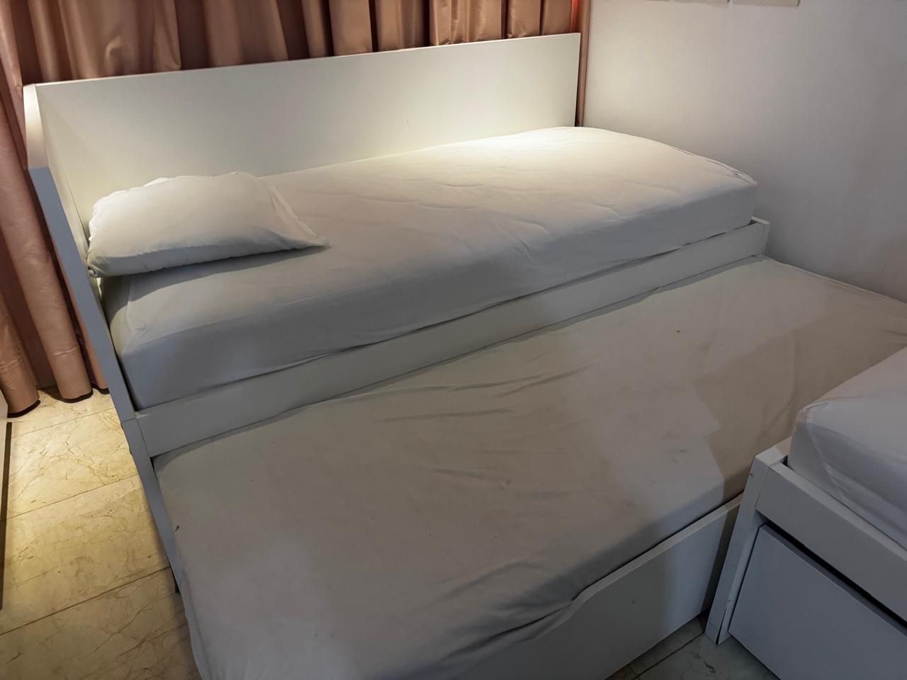 muebles y colchones - Se vende de oportunidad cama twin con 2 camas (colchones) 8