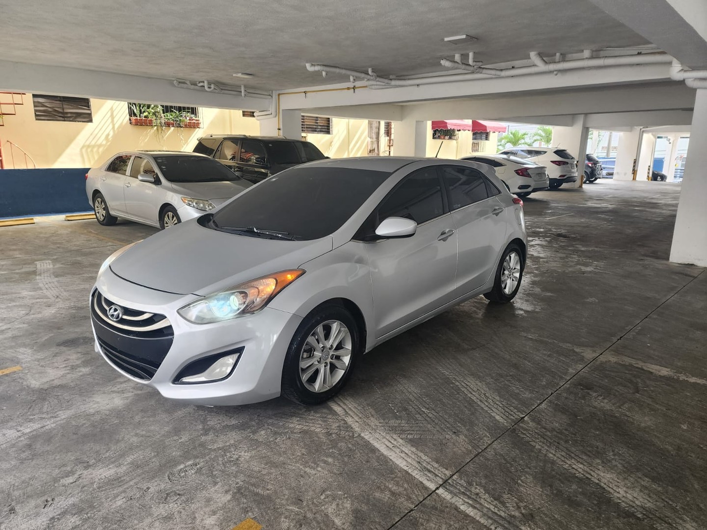 carros - Vendo hyundai elantra GT 2014 en optimas condicion