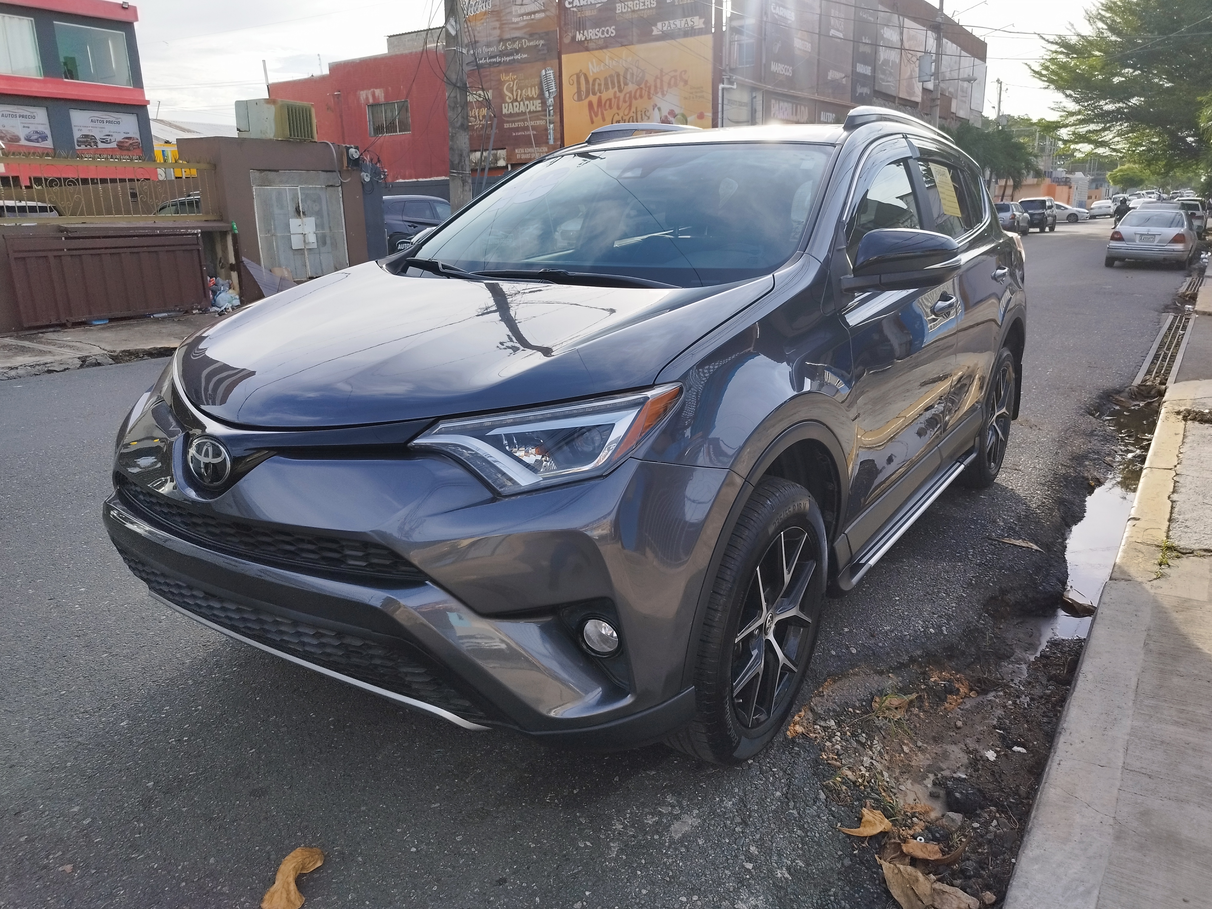 jeepetas y camionetas - 2018 Toyota Rav4 SE 80 Mil Millas  3