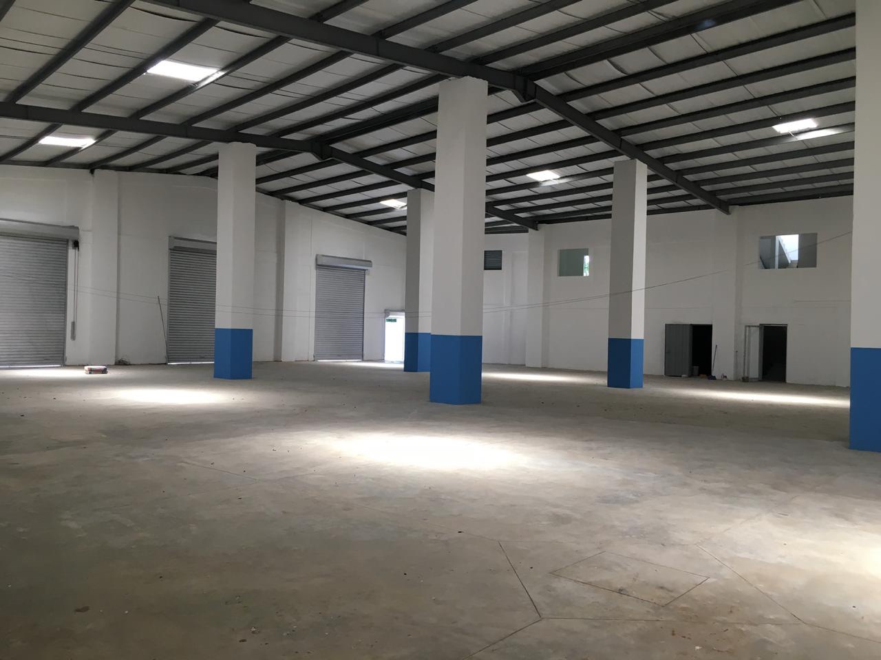 oficinas y locales comerciales - Vendo Nave en Herrera 
Precio us$ 590,000 2