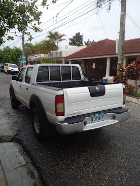 jeepetas y camionetas - Camioneta Nissan frontier 2013, leer descripción 3