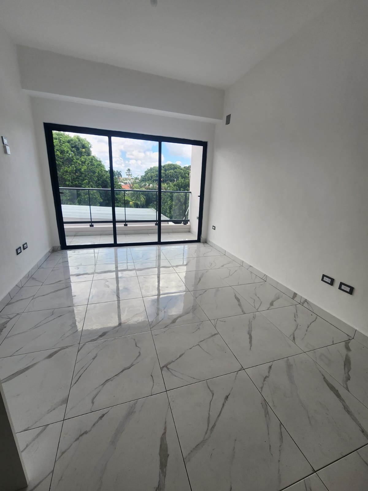 apartamentos - Alquiló en el millón una hab 1.5 baños parqueo  6