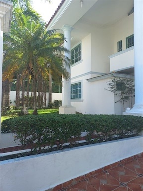 casas - Lujosa casa con piscina recidencial los hidalgos