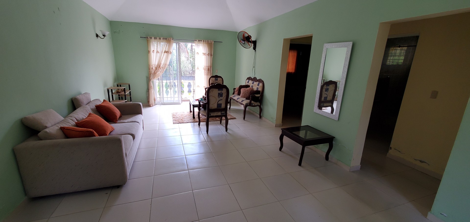 casas vacacionales y villas - Villa con Terreno Enorme en Carretera La Victoria, Santo Domingo Norte  2