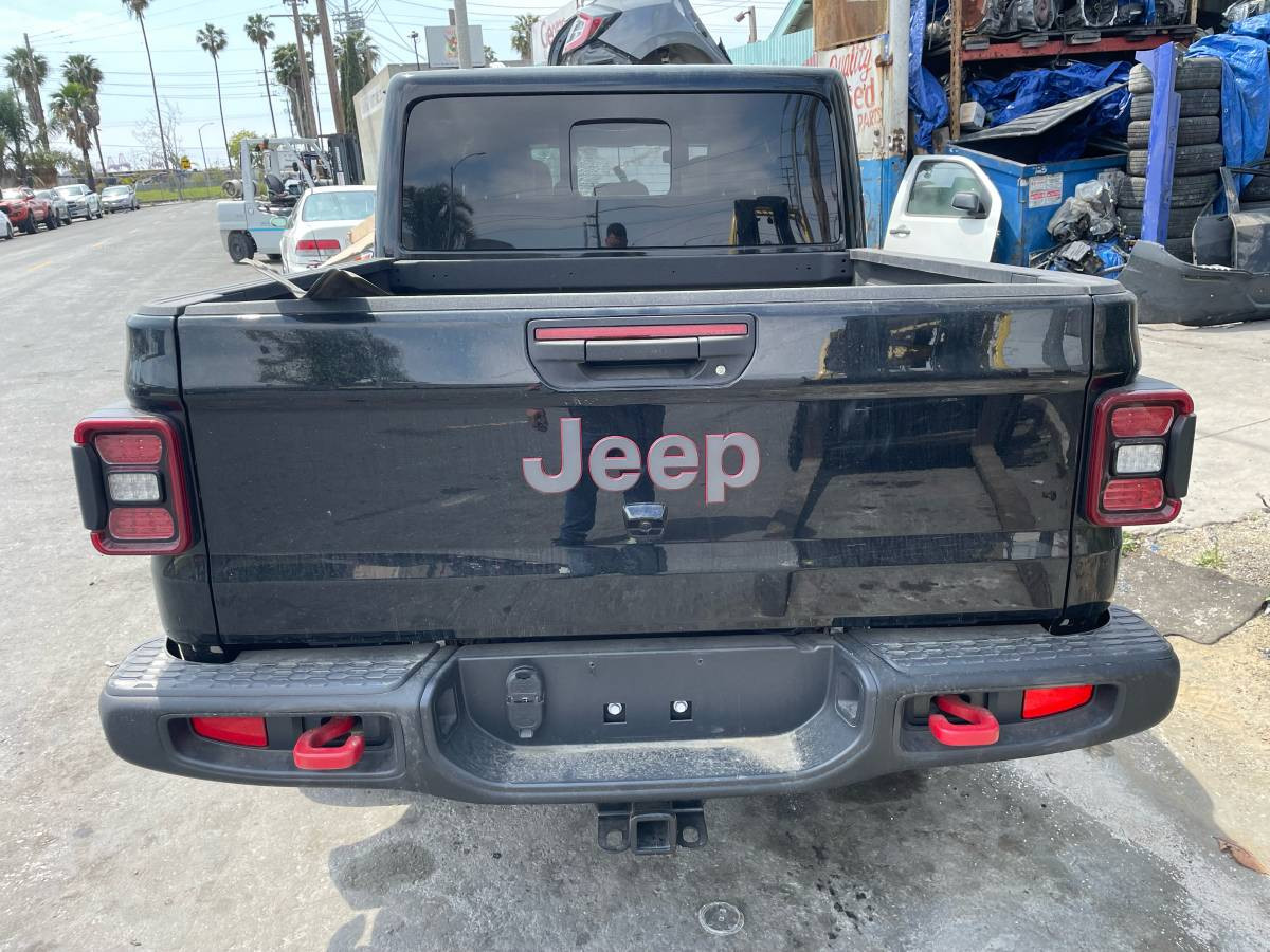 repuestos - VENDO LA COMPUERTA 2022 jeep gladiator Rubicon
      NO VENDO CARROS SOLO PIEZAS 3