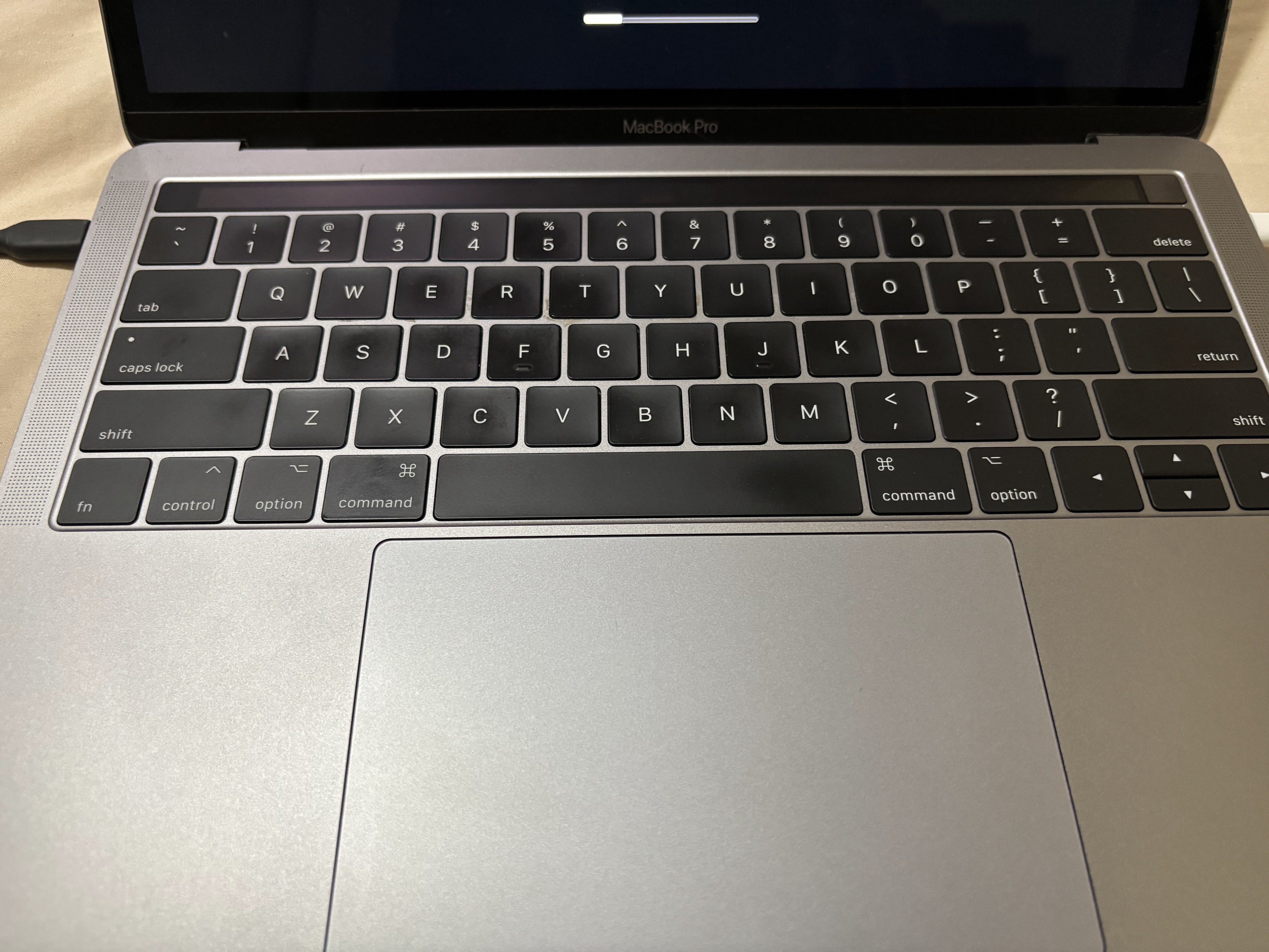 computadoras y laptops - MacBook Pro i7 16GB 1TB (13-inch, 2016) 9