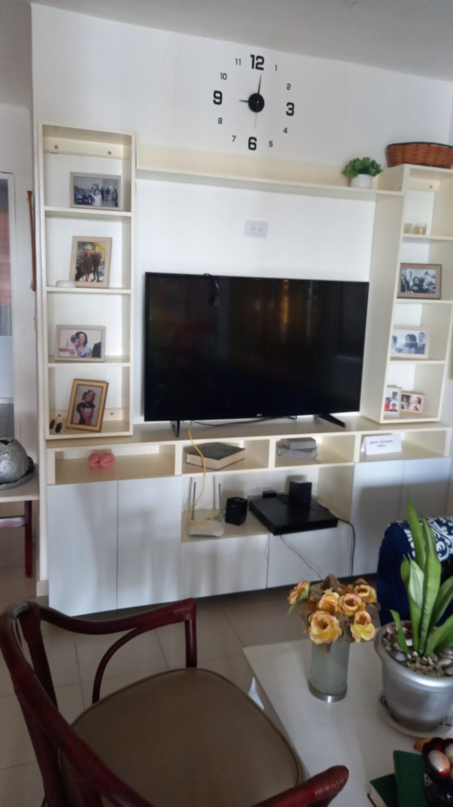 decoración y accesorios - Estante para televisor.