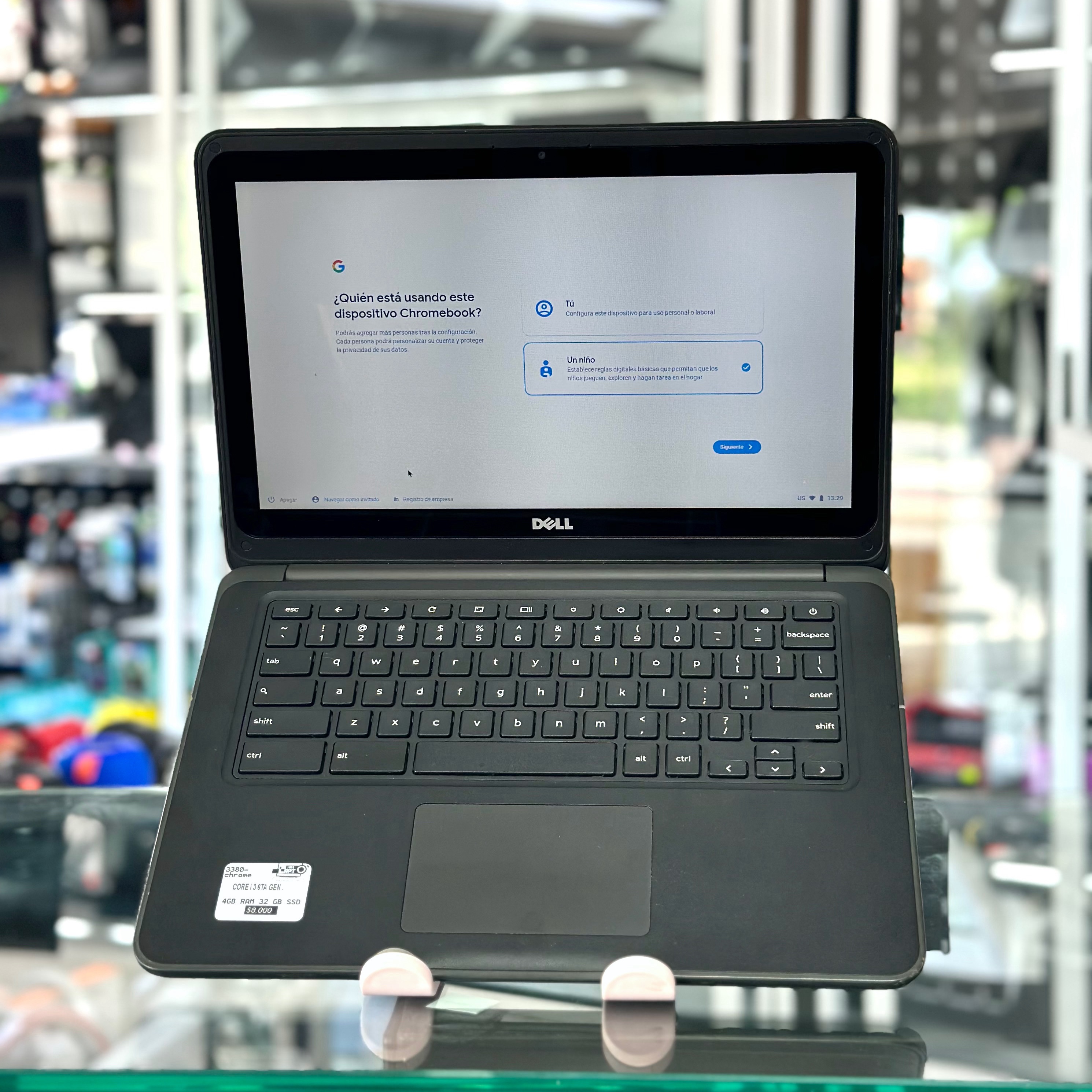 computadoras y laptops - Laptop Dell 3380 i3 6ta Gen. $7990 0