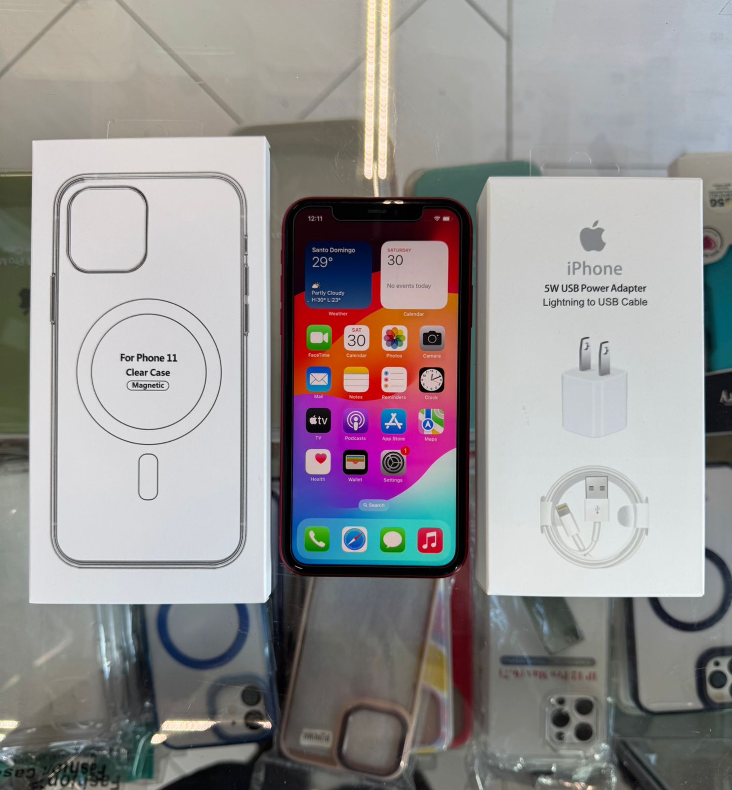 celulares y tabletas - Iphone 11 ROJO 64 GB desbloqueado. 1