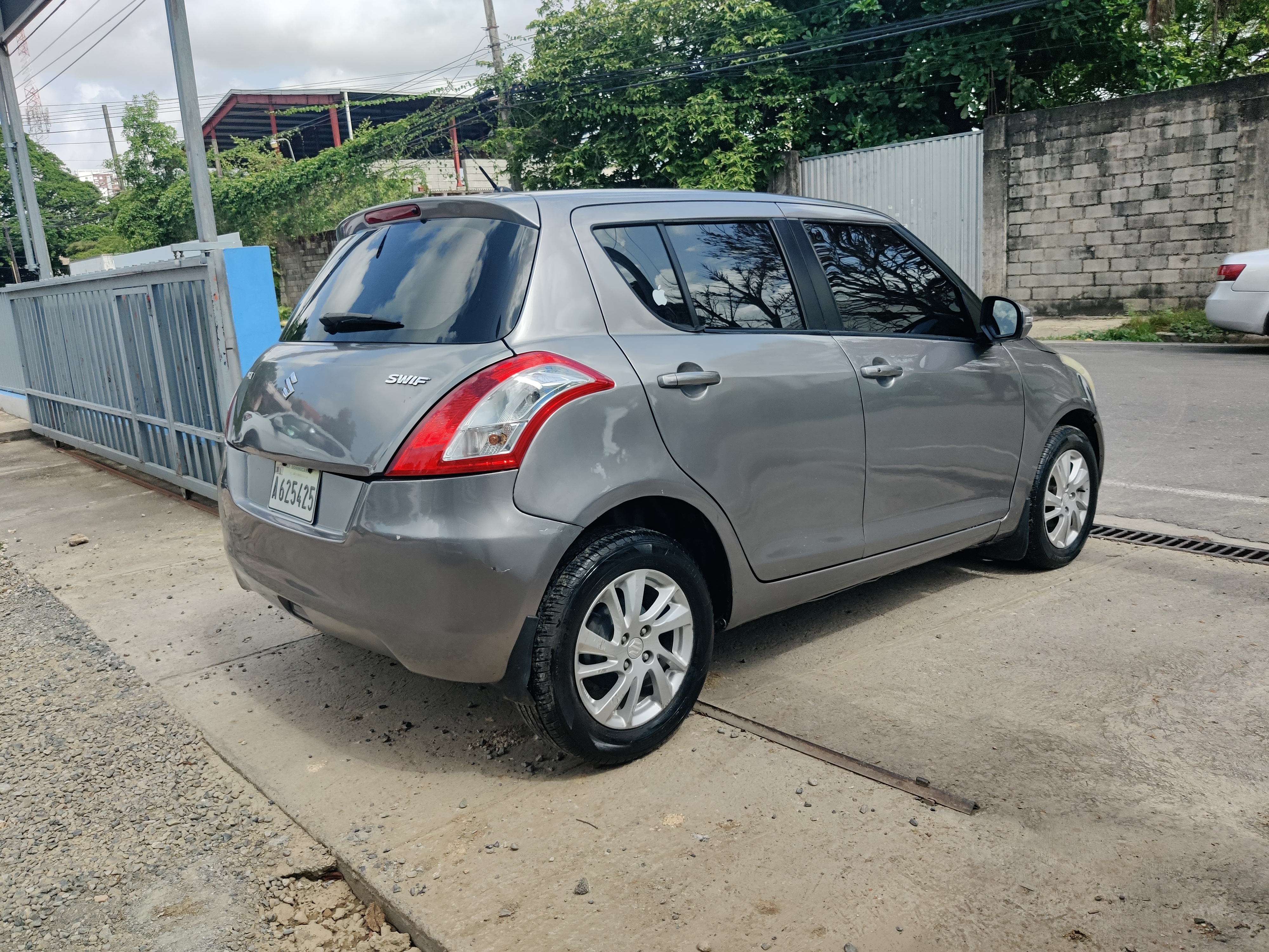 carros - SUZUKI SWIFT 2015 5