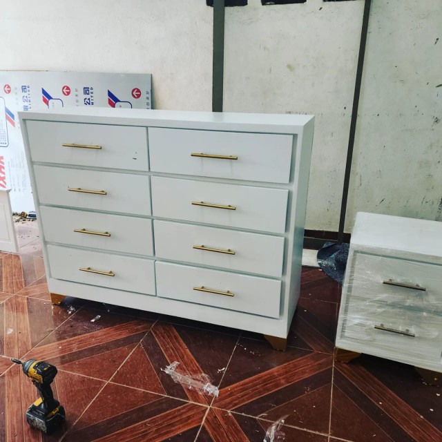 muebles y colchones - Gabetero con mesita blanco