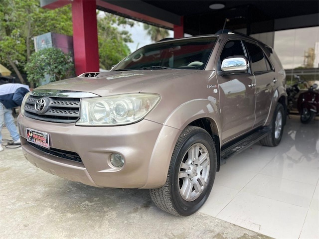 jeepetas y camionetas - Toyota Fortuner 2007 diésel 4x4 