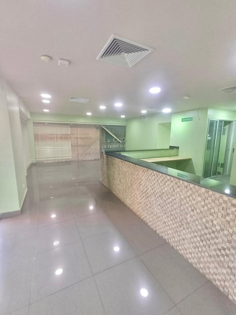 oficinas y locales comerciales - Local Comercial en Venta y Alquiler
AV. REPÚBLICA DE COLOMBIA
RD$16,200,000.00