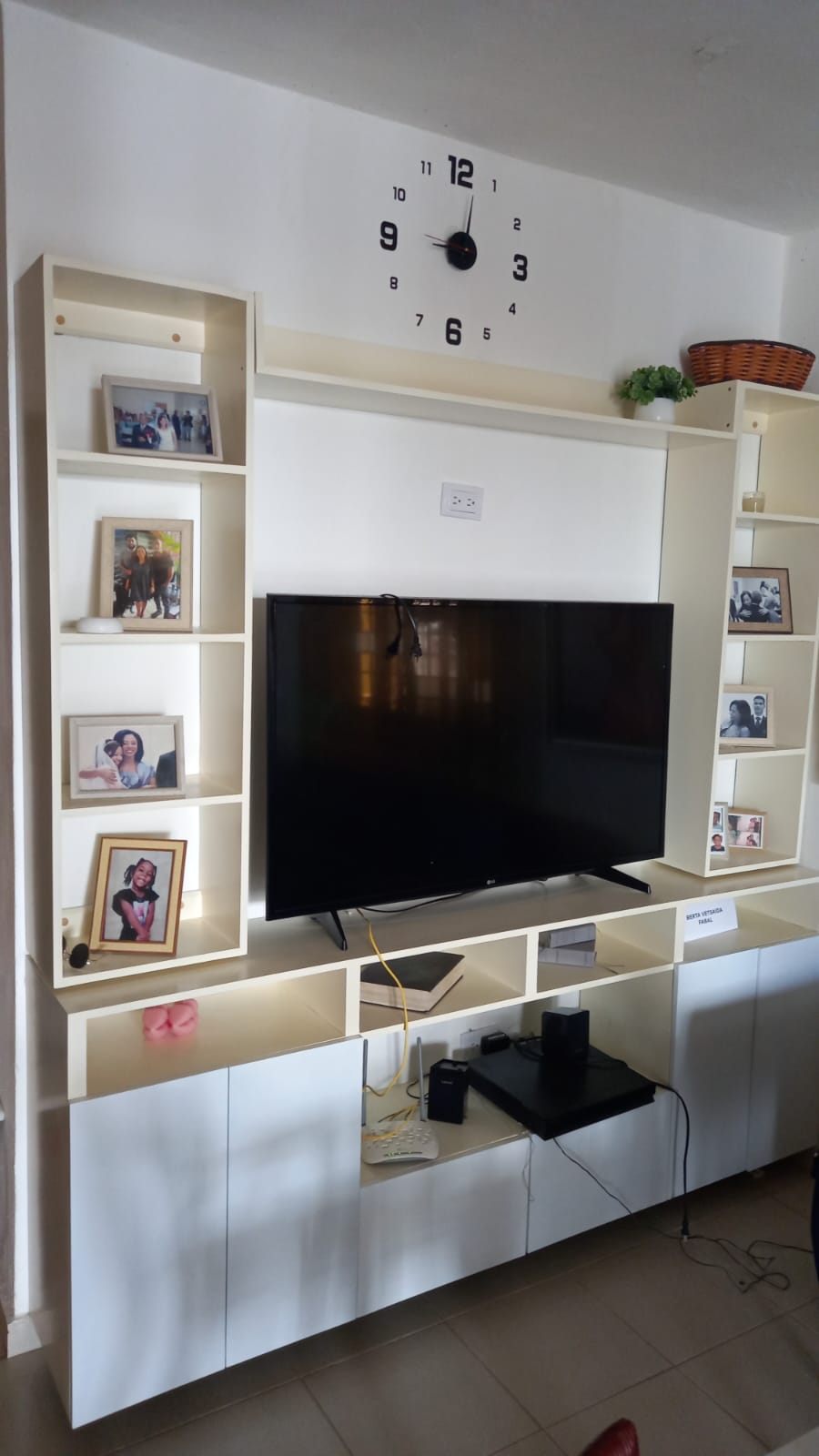 decoración y accesorios - Estante para televisor. 1