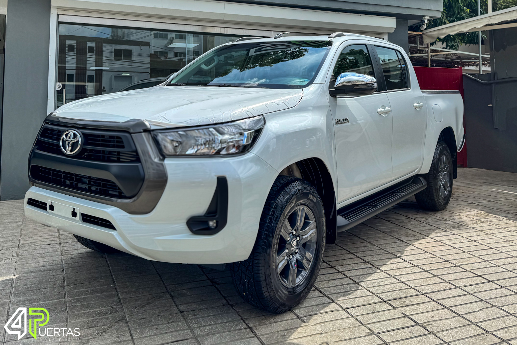 jeepetas y camionetas - TOYOTA HILUX 2.4 4X4 AUTOMATICA