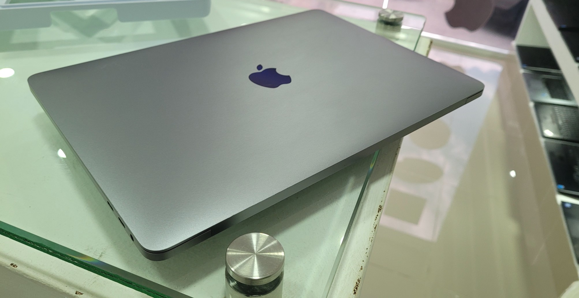 computadoras y laptops - Macbook pro Retina 13 Pulg Core i5 Ram 8gb Disco 256gb año 2019 2