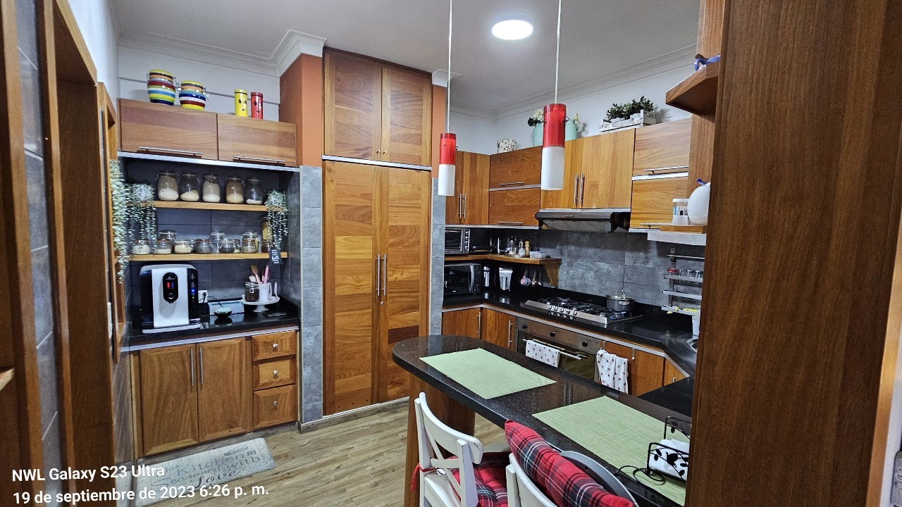 apartamentos - Vendo hermoso y espacioso Pent House frente al Parque Mirador Sur, localizado en 2