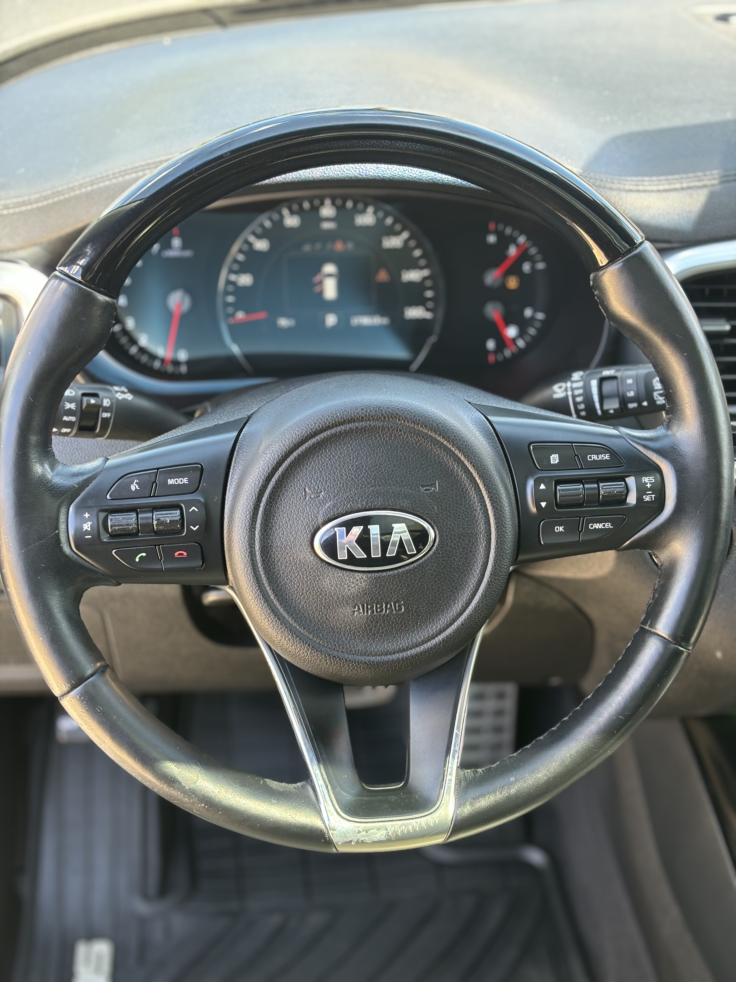 jeepetas y camionetas - Kia Sorento SXL V6 año 2016. 8