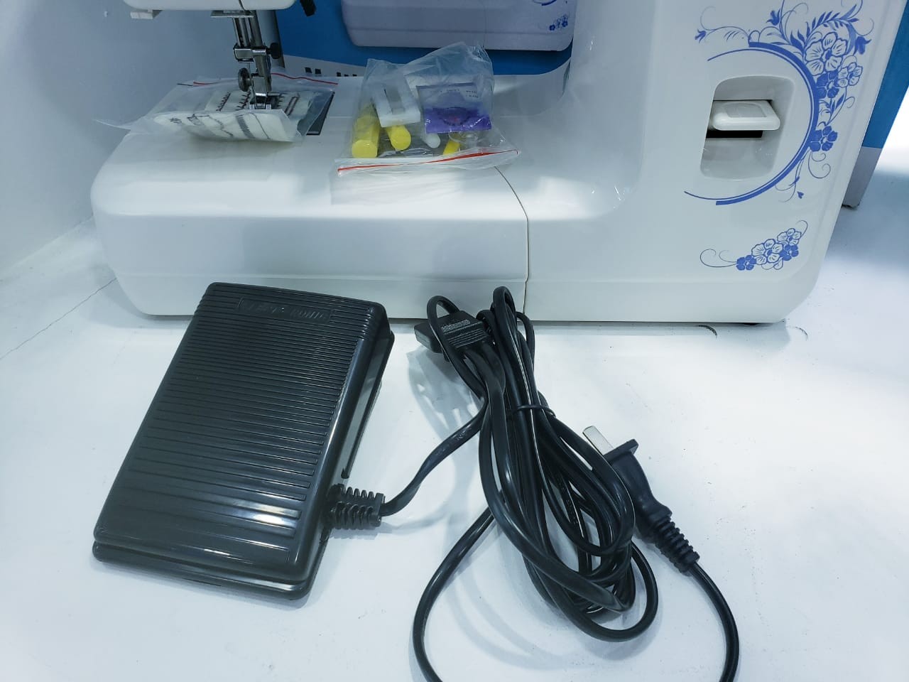 equipos profesionales - Maquina de coser Electrica multifuncional profesional JUKKY FH6224 3