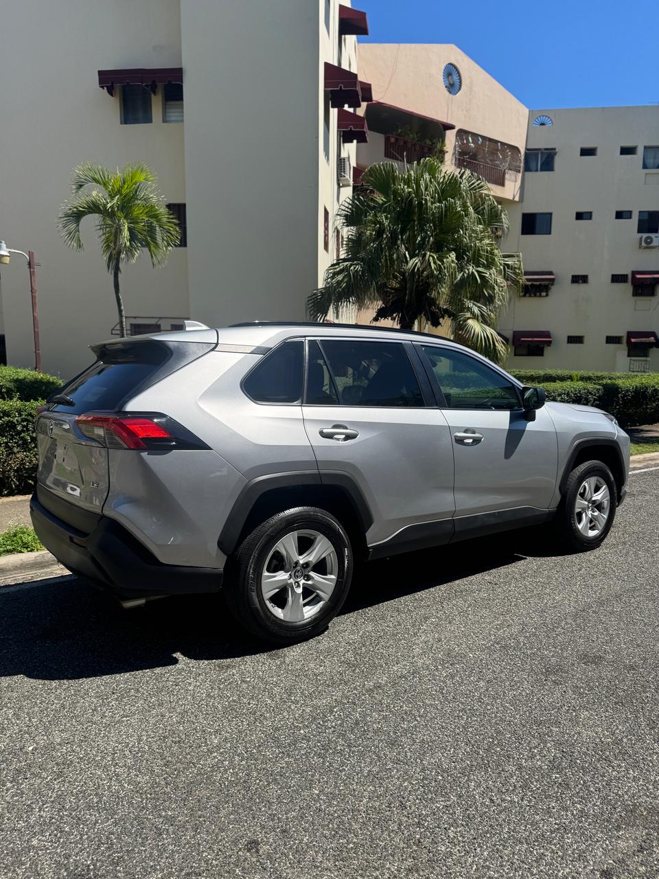 jeepetas y camionetas - Toyota rav4 2021 4