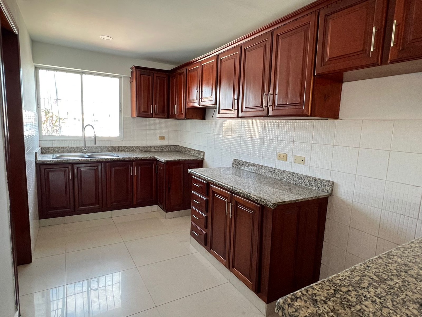 apartamentos - Venta de apartamento en vista hermosa Santo Domingo este de 163mts 6