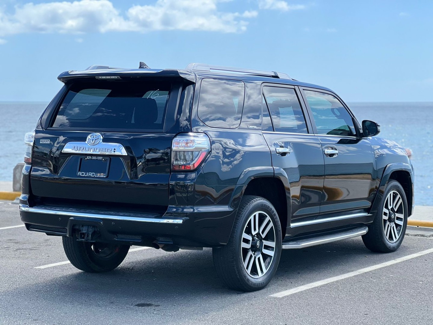 jeepetas y camionetas - TOYOTA 4RUNNER LIMITED - 4X4 - RECIEN IMPORTADA 1