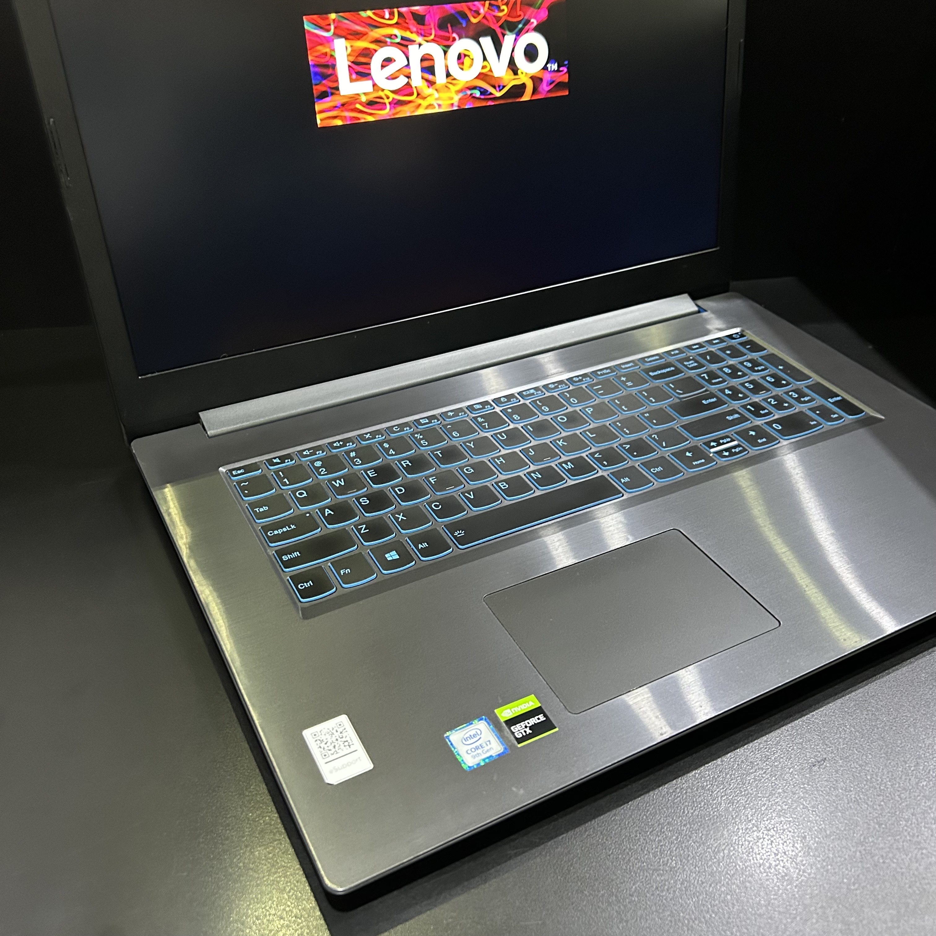 computadoras y laptops - Lenovo Idepad 3 Gaming 17.3”. Intel core I7 9na Gen1TB de HDD 128GB SSD.8GB RAM 3