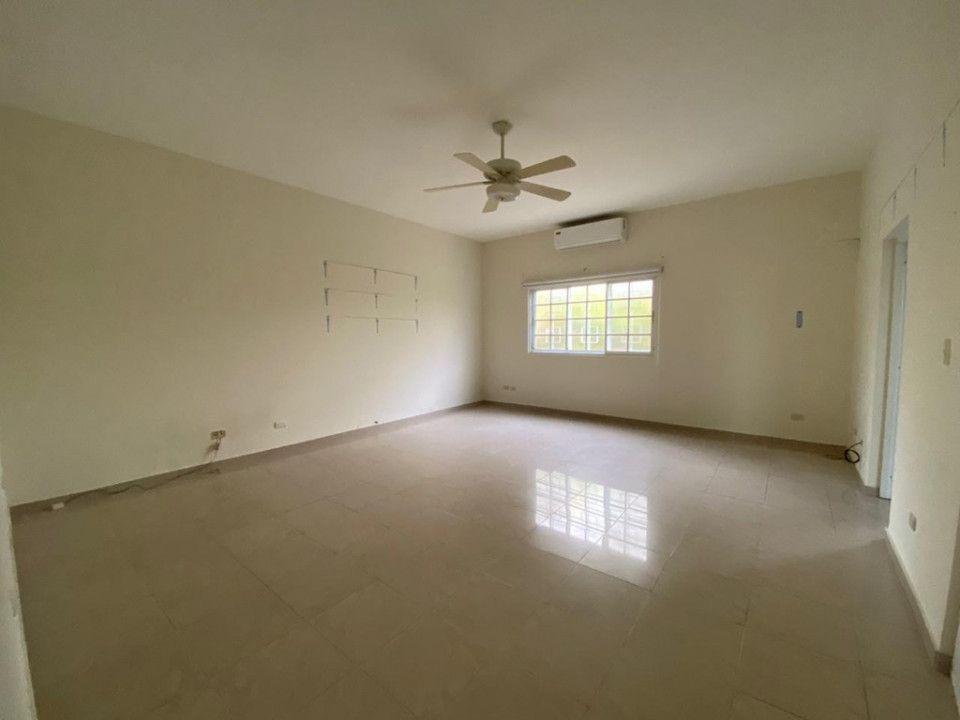 casas - Alquilo amplia casa con patio en Arroyo Hondo Viejo - para uso comercial 5