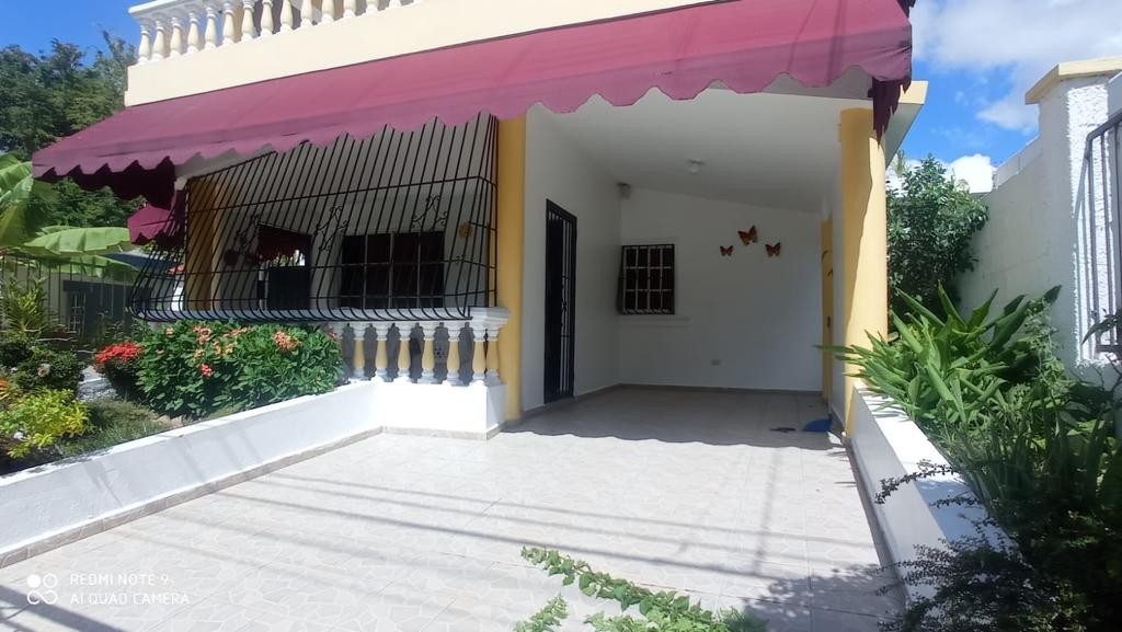 casas - Acogedora Vivienda de 2 Nivele en Santiago 0