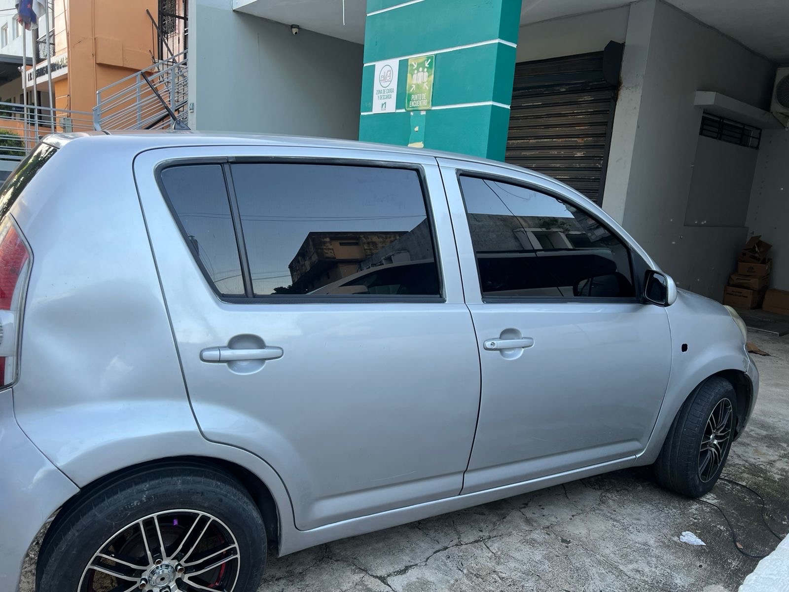 carros - Daihatsu Sirion 2007- ligeramente negociable  1