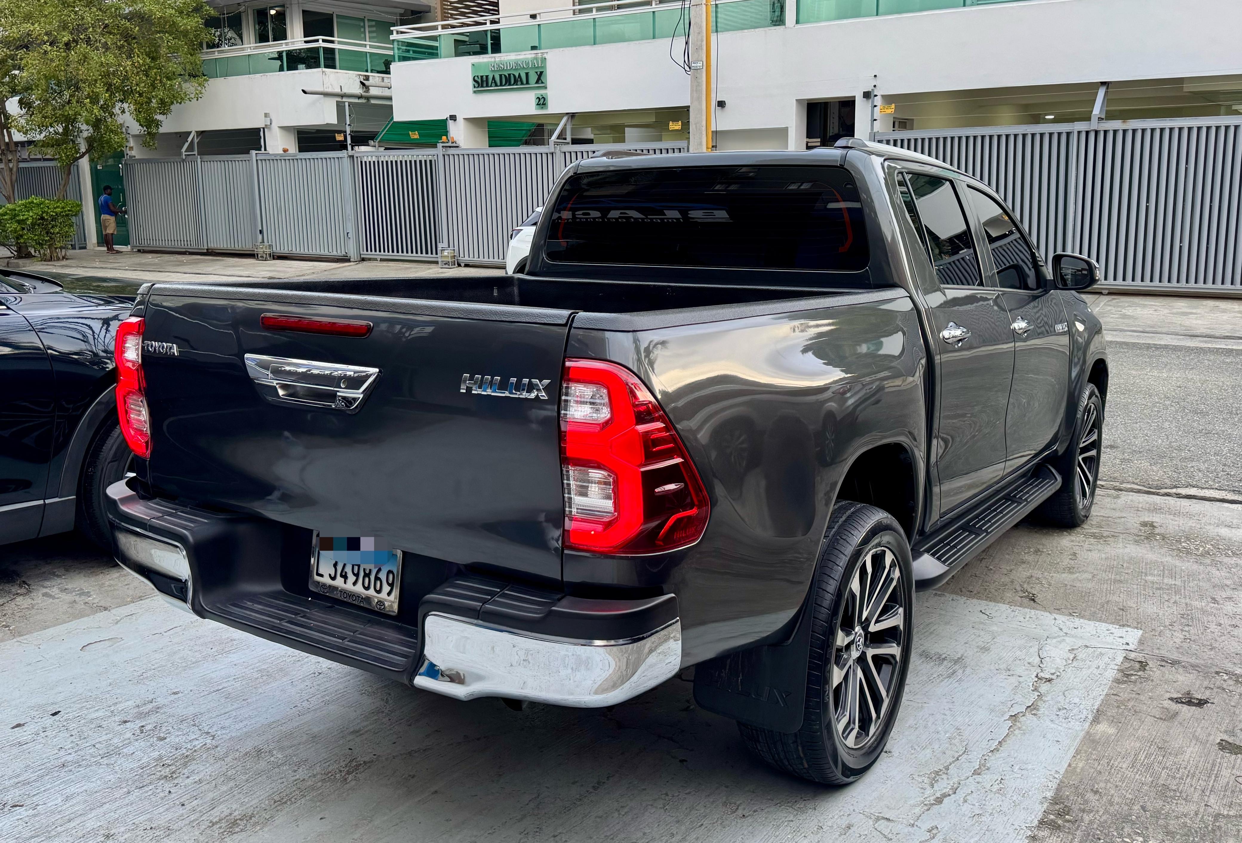 jeepetas y camionetas - Toyota Hilux 2016 4x4 5