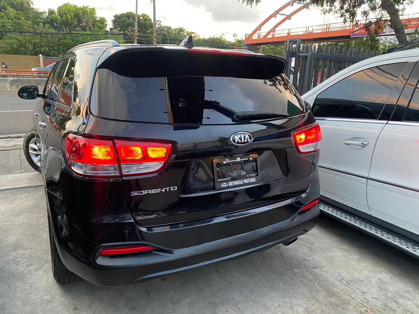 jeepetas y camionetas - KIA SORENTO LX 2016 3