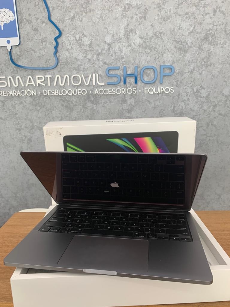 computadoras y laptops - MACBOOK PRO 13,3 NUEVA EN SU CAJA (SOMOS TIENDA FISICA) 1